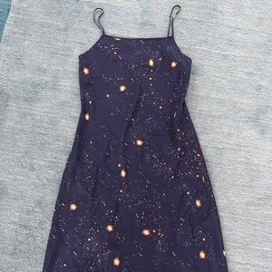 New with tags. Beautiful 100% silk DVF dress